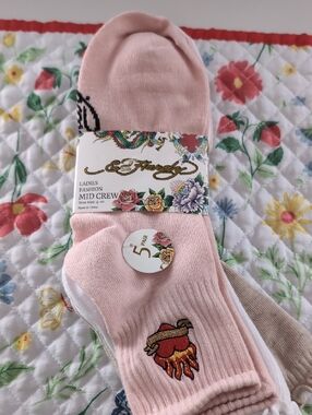 Ed Hardy Ladies Fashion Mid Crew Socks   5 Pairs New